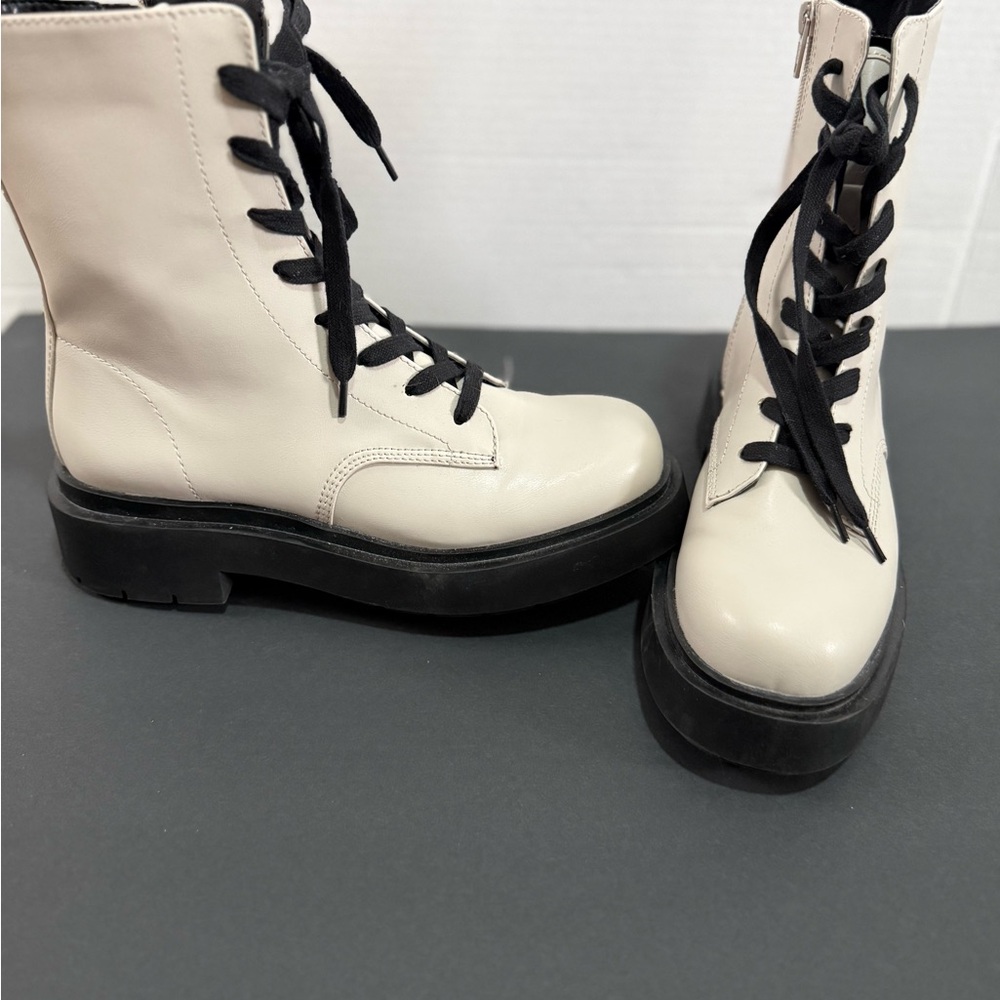 H&M Platform Combat Boots with Black Sole and Zipper cream lace-up - Picture 8 of 8